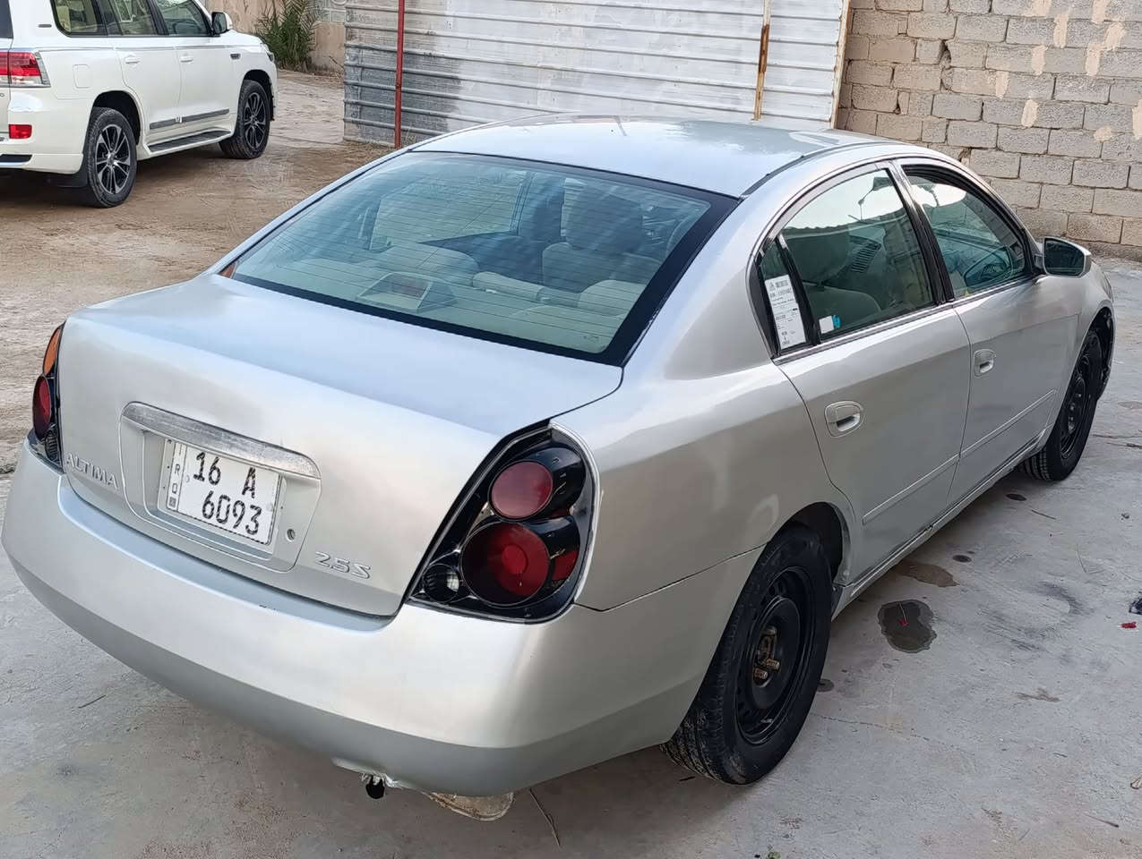 السلام عليكم
السعر ((45))وبيها مجال للشراي 
***********
سياره نيسان التيمه 2005رقم دولي سياره مكفولة كفاله عامه من الضربه والكص والنقل الجثه والعيب الشرعي وكافة الاصوليات  حداديه تخم تايررات جدد كهربائيات شغاله لايت زنون سنويه مجدده لغايه 2030 إنكليزي تحويل ثاني يوم للاستفسار الاتصال على الرقم التالي
