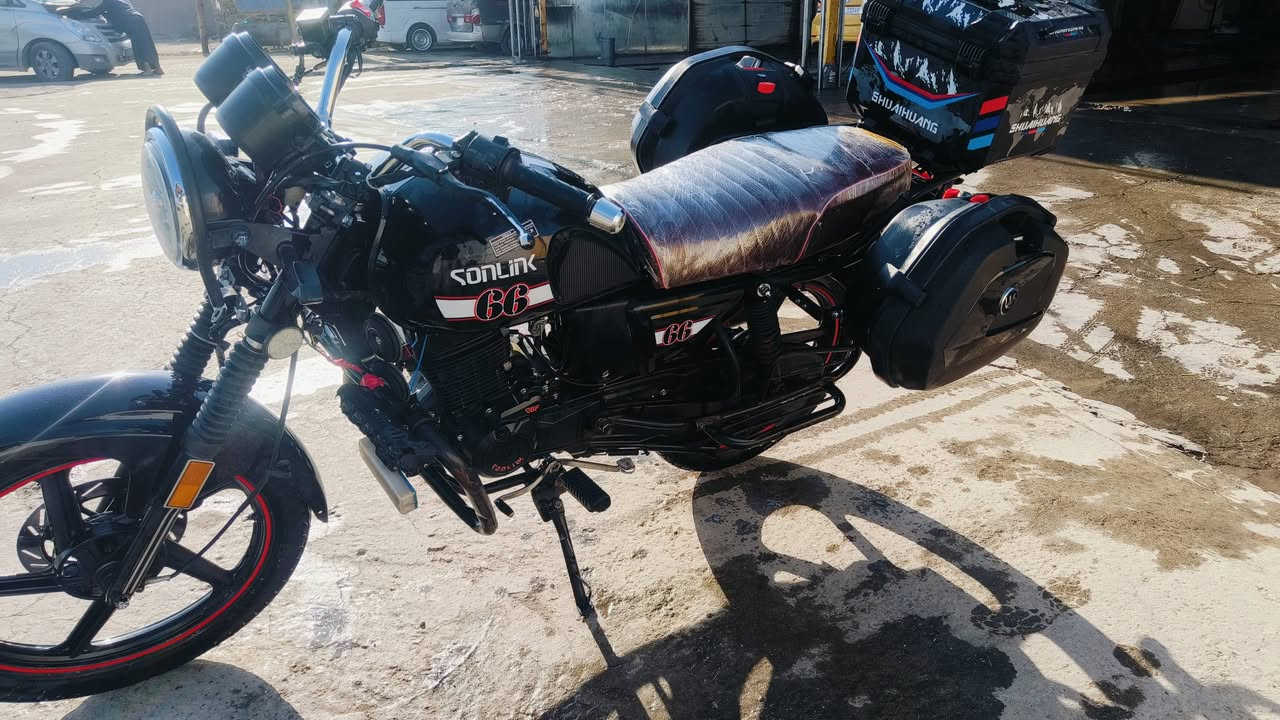 سلام عليكم دراجه سونيلك دايون
دراجه خير من الله محرك200 cc
عمره ما مشتغله دلفري أبد
مديل2023 
رقم وسنويه بسمي مداور مباشر
رقم نجف جاهزه من كلشي 
العنوان نجف عباسيه
***********
