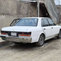 سياره للبيع  سيدان قصيفه سعر على الخاص وبي مجال  07704077029