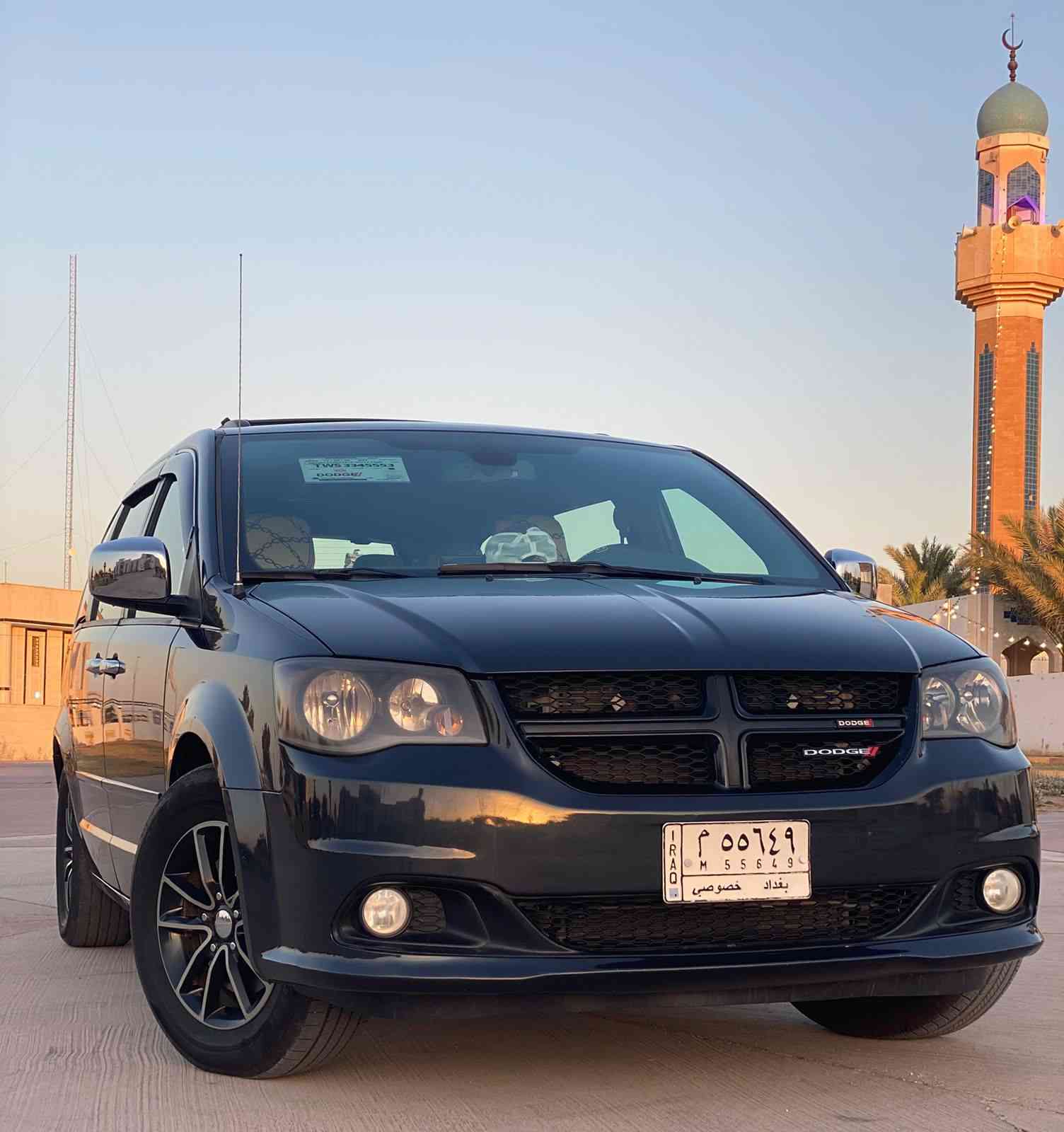 دوج كرفان موديل 2014 SXT رقم بغداد الجديد ماشية 140 الف كيلو
مواصفات السيارة
محرك 3.6 vvt 
الابواب والجنطة كهرباء
كشنات بلع
تشغيل عن بعد
3 قطع تبريد
شاشات عدد 3 
كاميرا خلفية
المحرك والكير مكفولات قبل اسبوع مبدل كير مال كصة صدر أمامي خلفي جديد السيارة جاهزة مابيها نقص
الحادث موجود بالصور فقط تبديل قبق الجنطة  والسونار موجود
🛑 السعر 160 وبيها مجال للشراي 
مكاني صلاح الدين قضاء الدجيل 
للإستفسار الاتصال على الرقم ***********
