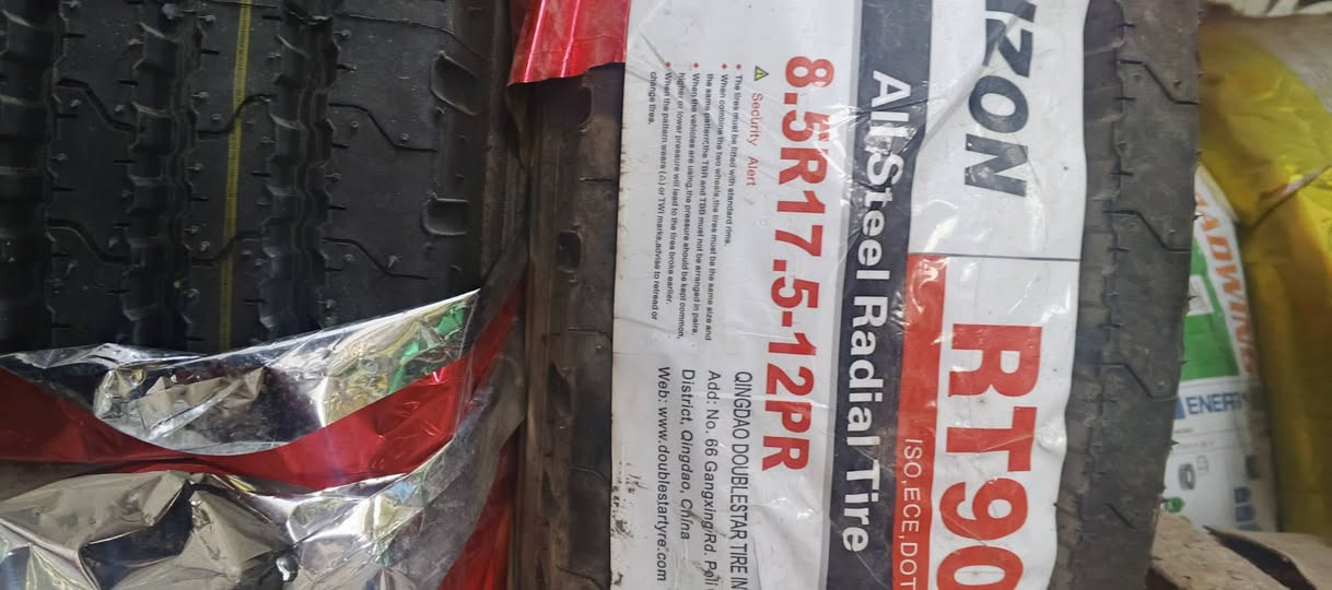 يتوفر داخل مجمعنا جميع القياسات وبأنسب الأسعار نبذه عن أسعارنا اطار750/17.5 هينو السعر 100ألف فقط للزوج 
(عليك قياس الأطار وعلينا الجوده والسعار)العنوان الشطره مقابل الملعب الرئيسي للأستفسار الأتصال على الرقم التالي ***********
