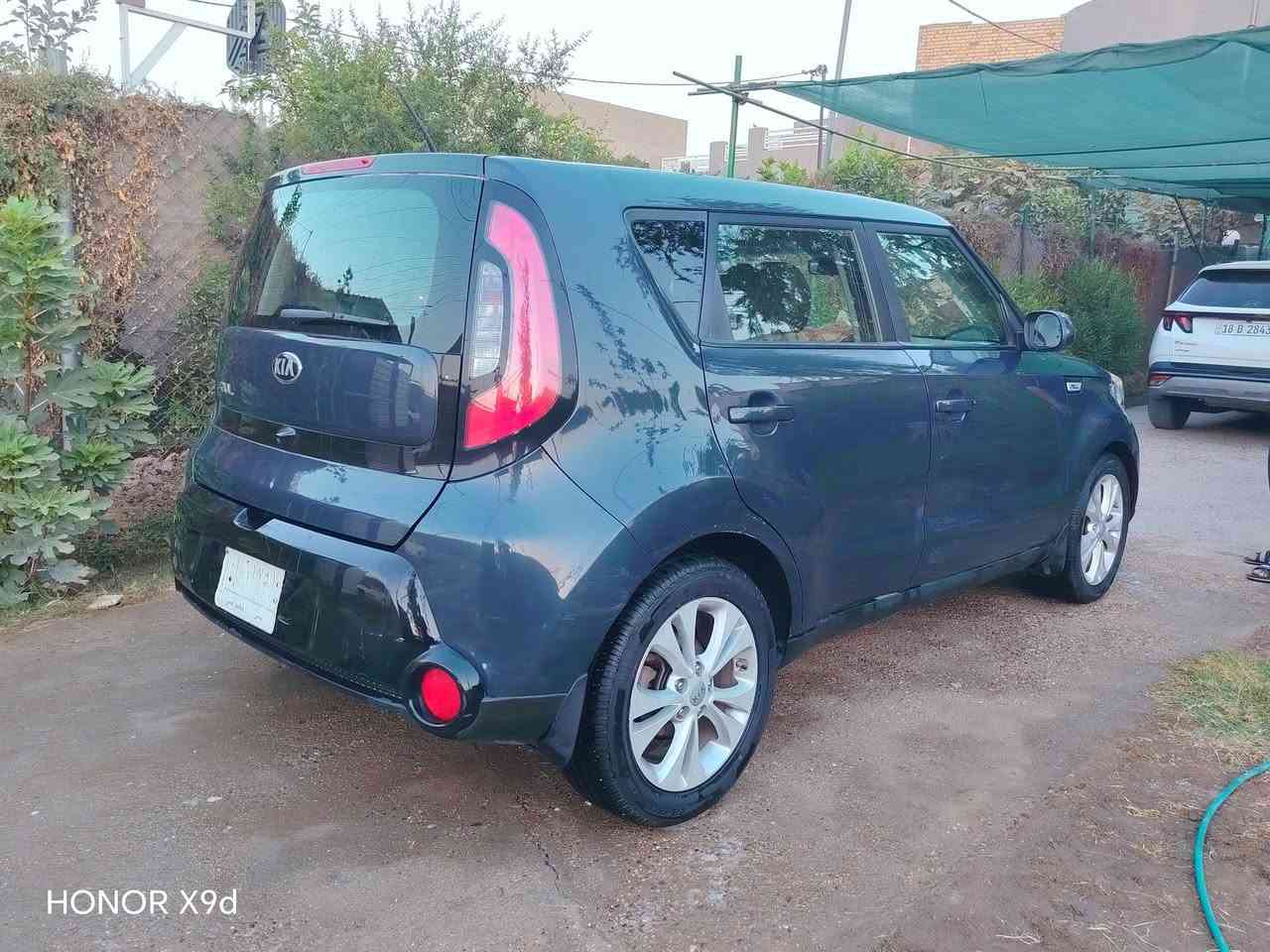 السلام عليكم كيا صول موديل 16رقم بابل بأسمي وارد أمريكي حادثة باب الخلفي ومبدله اصليه وحافه الجاملخ الخلفي جاهزه  من كلشي السيارة بجم كبس بدون أريباك  مكينه 2000 ماشية 52mi
سعره 118$ للاستفسار ***********
