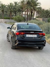 السلام وعليكم البيع فقط بدون مراوس كياه فورتي موديل 22 رقم بغداد باسمي...