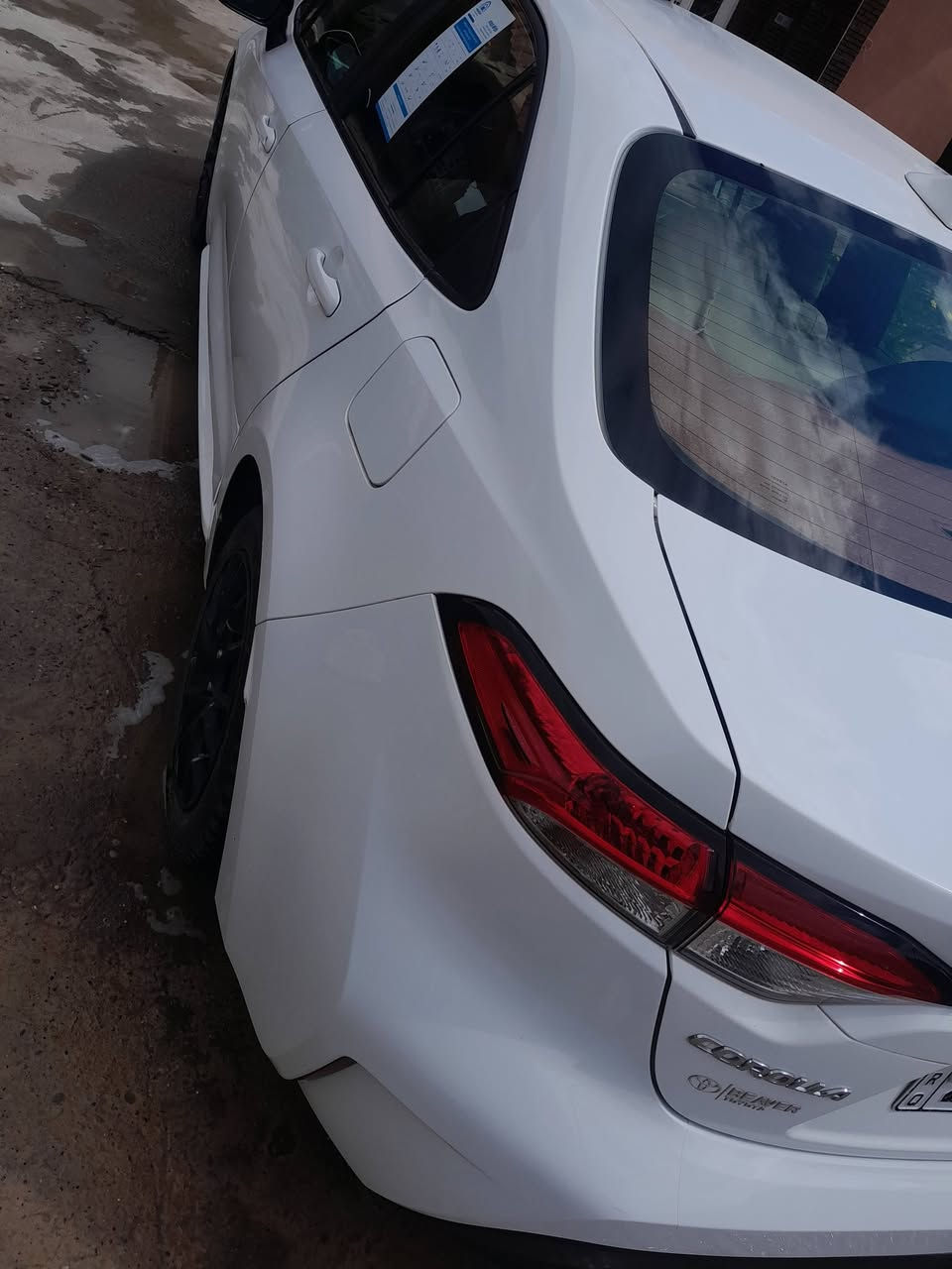 كورلا وارد امريكي موديل ٢٤ اني استوردتها قبل ستت اشهر  وسجلته شهداء بأسمنه وكاله عامه للمشتري سنه ونص وتصير حره سياره مال جناي جديده على ايدي غلفت ارضيه وكشنات ودشبول وحتى الجنطه غلفته ضرر بسيط بدون ايرباك بدون دواخل فقط راس البونيد موضح كلشي بالفديو والصوره ومايحتاج احجي مواصفات معروفة Le 

وبلاش للجناي سعرها ١٤٨ ترايك وين ما تريد تفحص والف مبارك للمشتري 
لو مو سيارتي والله جان اشتريته 
ههههههه

ناحيه الزويه 
***********
***********
