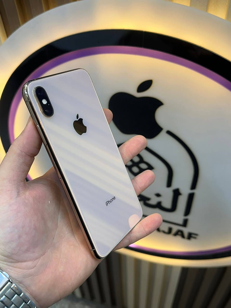 اكس ماكس
بطاريه 100مبدله اصلي وشاشه بلاد 64كيكه 
سيمكارت سماعات كلشي شغال 
 السعر 175.للمراوس ب 11
***********
