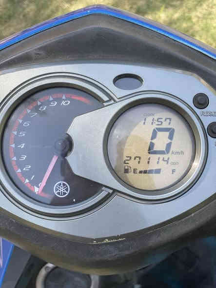 السلام عليكم مرخصه مدير الكروب 
سكنس فحل للبيع  كفرات بلادي مكينه مزود 58 
صالنصه  وكلجات  جاملغ كاربون  فايبر كهربائيات 
كله شغاله دشبول شغال   نقص بس ترايش 
كابريتر الدراجه  مكان بغداد حي اور السعر 750 
***********
