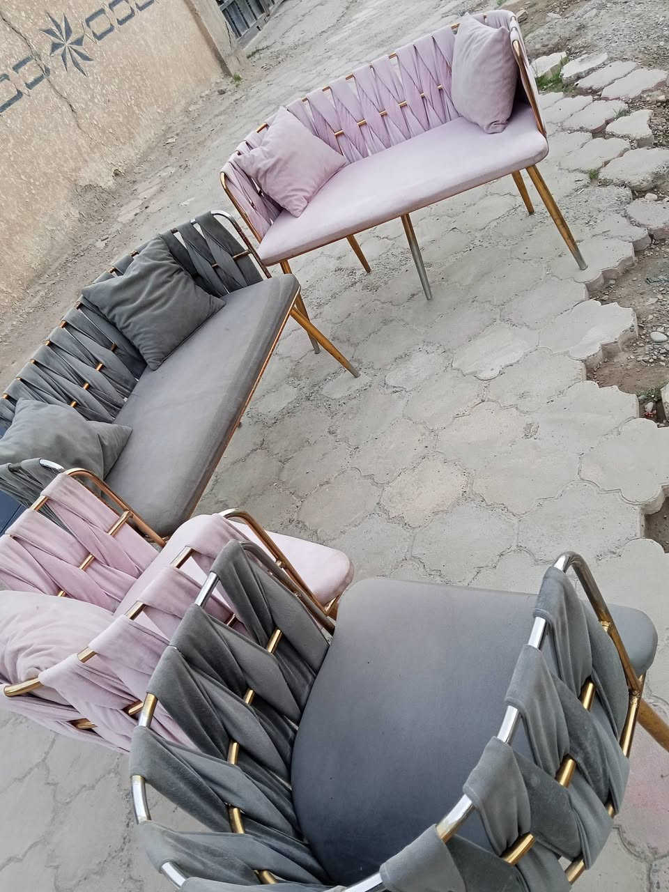 للبيع
***********
***********
معرض الزهراء نهاية شارع البعث
