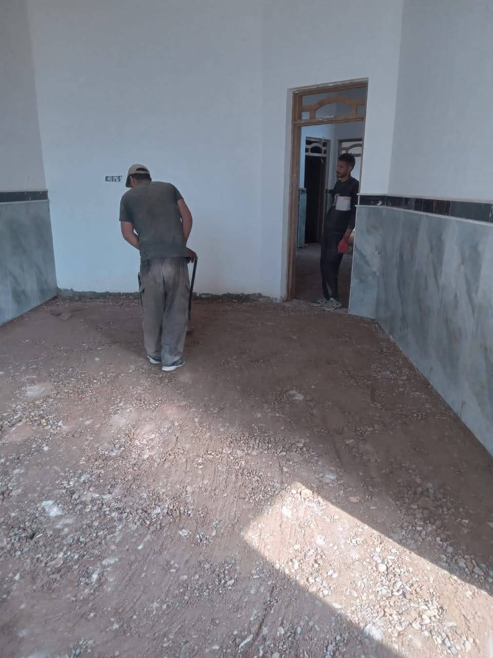 السلام عليكم عمال يفاش السبيس و حدله القلع المنازل وتفليش وصبت نظافه استفسار اتصال على الرقم  ***********
