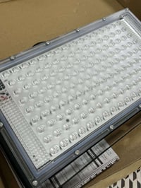 انارة • ازرق • توصيل