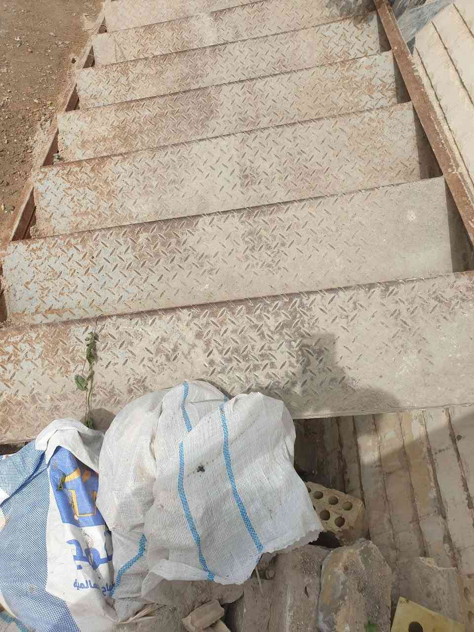 درج حديد(١٣)بايه عرض البايه الواحده(١٢٠)سم جكر من النوع الثقيل الجيد بسعر (١٢٥) الف دينار.


**إذا كنت صاحب هذا الإعلان وتريد حذفه لأي سبب، رجاءا أرسل رسالة إلى الدعم الفني**