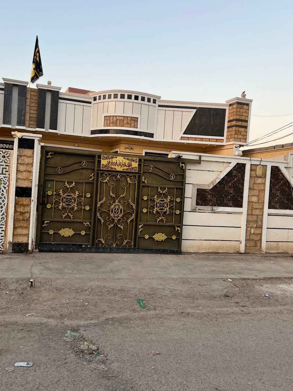 🏠 بيتين توأم للبيع 🏠🏠  
📍 بغداد | النهروان - 9 نيسان م
📐 كل بيت 200م - واجهة 8 نزال 25
🛏️ غرفتين نوم + استقبال + صالة +مطبخ 
🚿 حمامين 
📞 ***********
