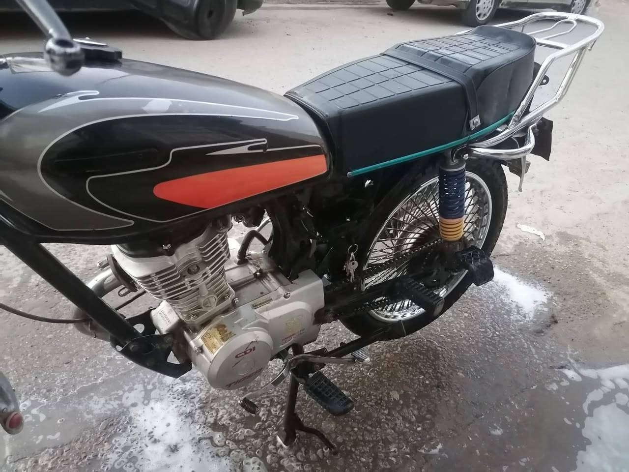 سلام عليكم دراجه نامه اوراق اصوالي مامفتوحه دراجه نضيفه مايحداج اله اي شي سعر خاص وهذه رقمي  ***********
