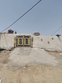 عندي بيت البيع راعيه امستعجل كلش المساحه، 200 غرفتين وصاله ومطبخ مامسك...