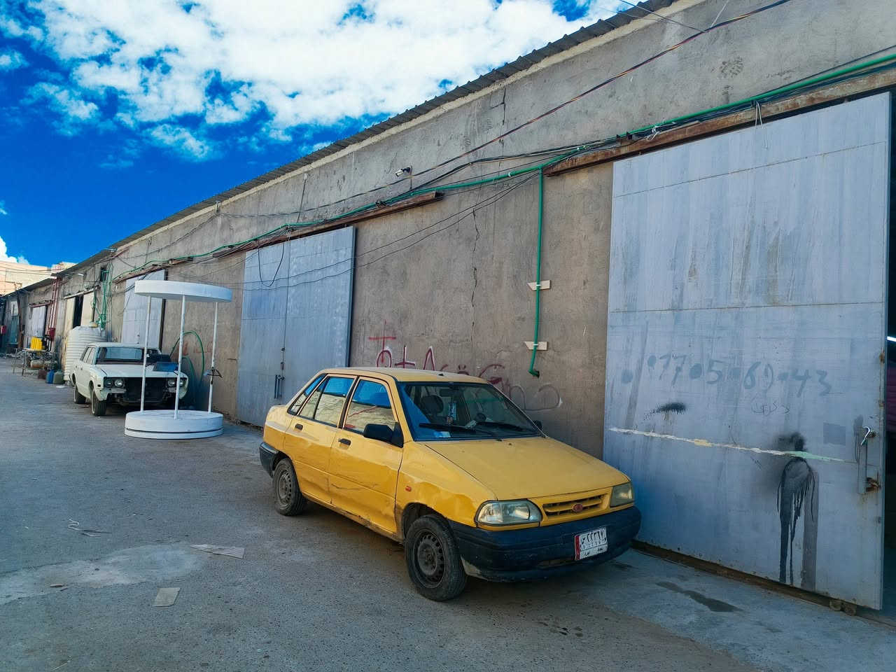 السلام عليكم
سايبة 2011 نفخ للبيع 
رقم الماني سنويه نافذه 
تبريد شغال كير ومحرك انضاف 
كهربائيات كله شغاله مسويلها ادامه كامله للسياره 
سياره شغاله ومناقصها اي شي كبل للشارع تشتغل ع باب الله عارضها 20 ورقه وبيها مجال الشراي 
الاتصال واتساب ***********
*********** مكان السياره بوب الشام
