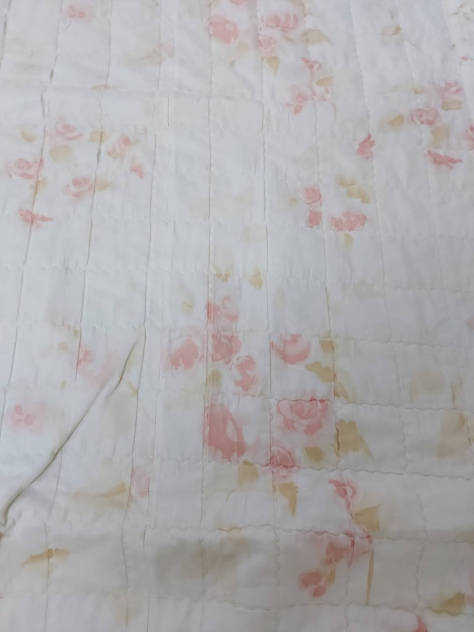 السلام عليكم ورحمة الله وبركاته
وصلنا حديثاً لحاف بالة صيفي نظافة وألوان جذابة وزاهية 
(((محل أواسي)))
القيارة نهاية سوق الجدعة من جهة سكة القطار 
اهلا وسهلا بكم
.... ملاحظة ....
يوجد خدمة توصيل داخل القيارة وقراها مراسلة الصفحة أو الاتصال واتس آب ***********
