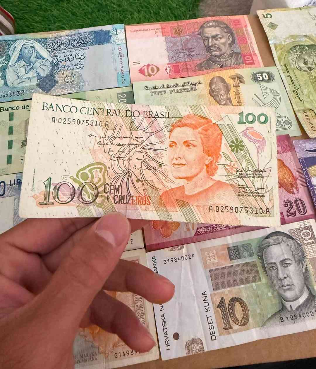 مجموعات فلوس اجنبى للبيع
***********:واتساپ
