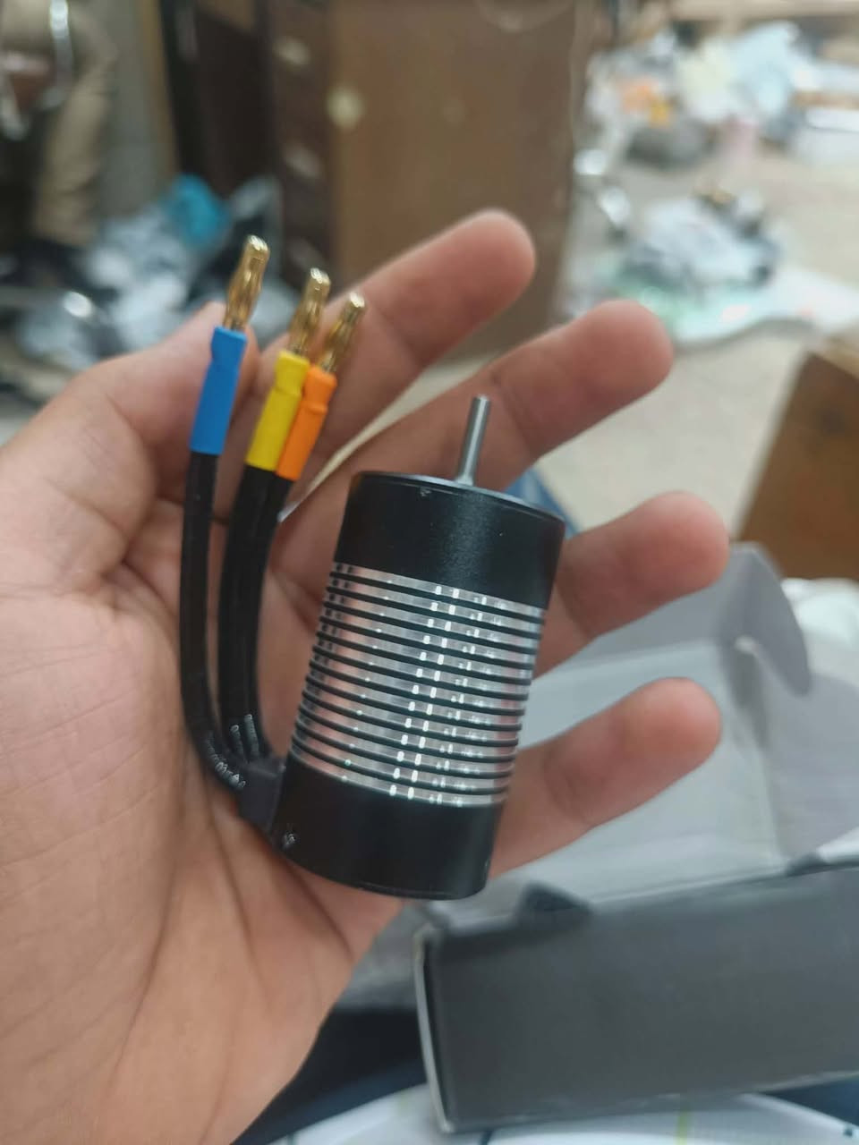ماطور و دبلات مادري شسمهن مال RC انطونا سعر بيهن ثنينهن


**إذا كنت صاحب هذا الإعلان وتريد حذفه لأي سبب، رجاءا أرسل رسالة إلى الدعم الفني**