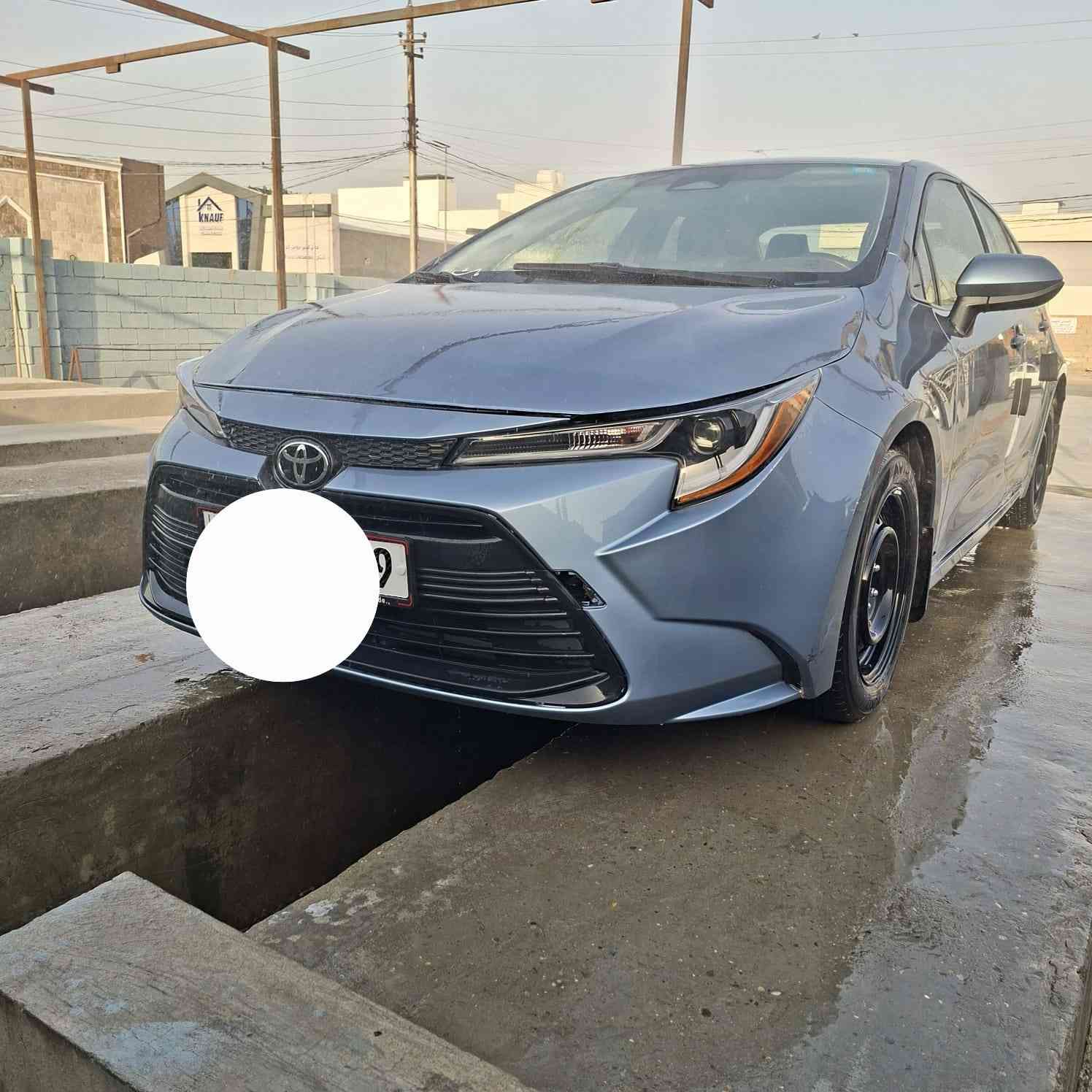 السلام عليكم عيني / كوريلا 2023 مكينه 2000 رقم ديالى السيارة بيها قطعتين بس للبيع ب مقدمه كون 75 وفوك والباقي قسط ***********
