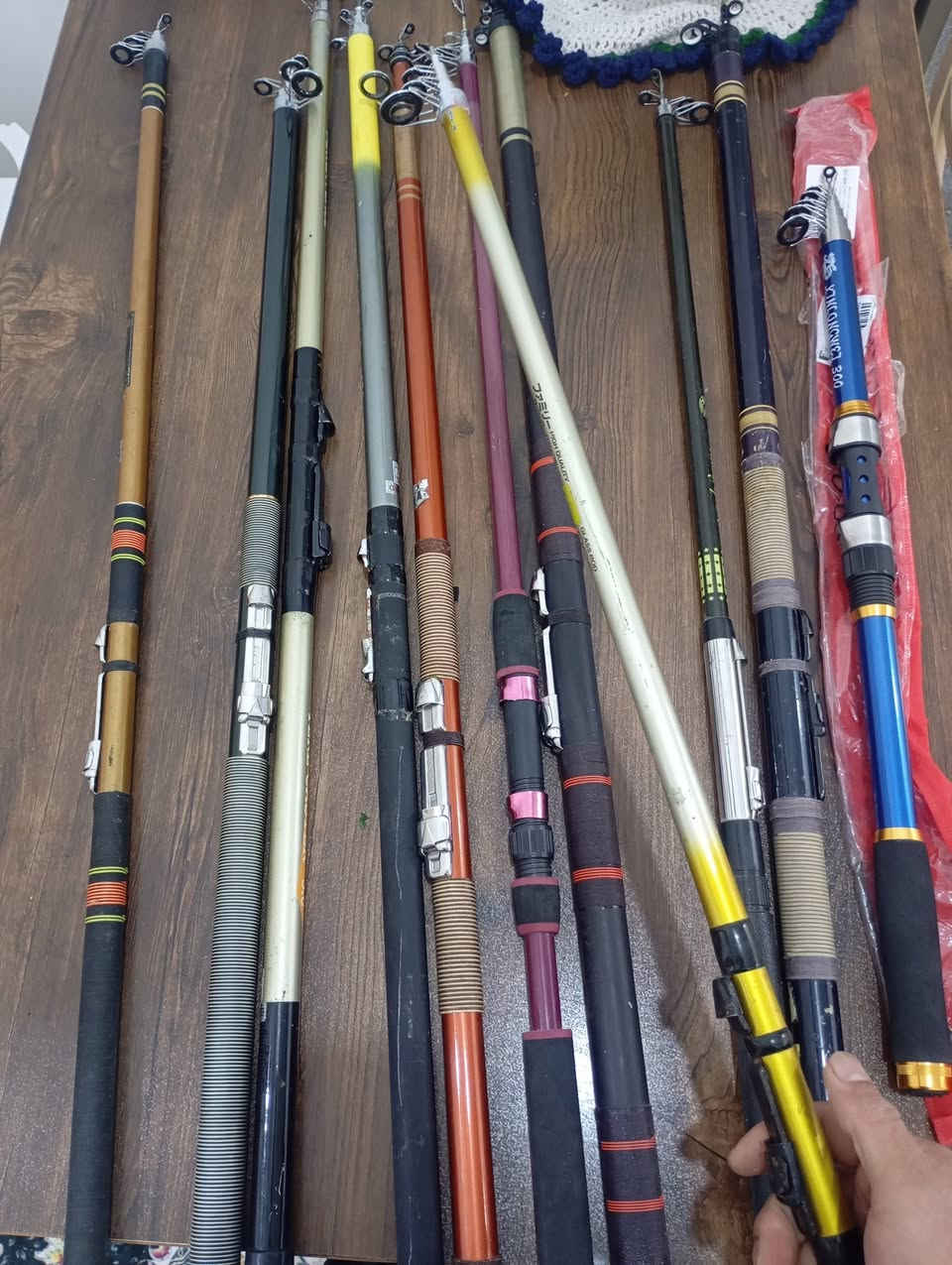 اعواد قياسات مختلفه 
نضافه 90 %
مابيهن اي ضرر فقط مستخدم باله 
العدد 11 قطعه 
سعر القطعه 10الاف فقط 
توصيل موجود 
وتساب ***********
