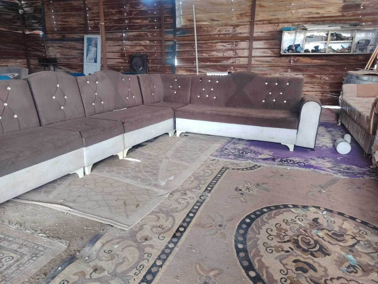 ديوان نظيف  10 مقاعد السعر 150 رقمي ***********
