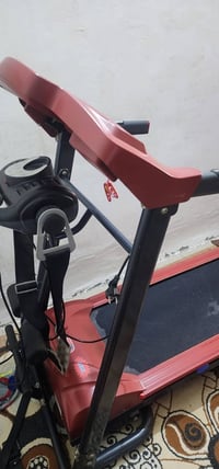 جهاز جري وياه حزام هزاز للبطن.   السعر 350 الف. واتس اب 07834049680