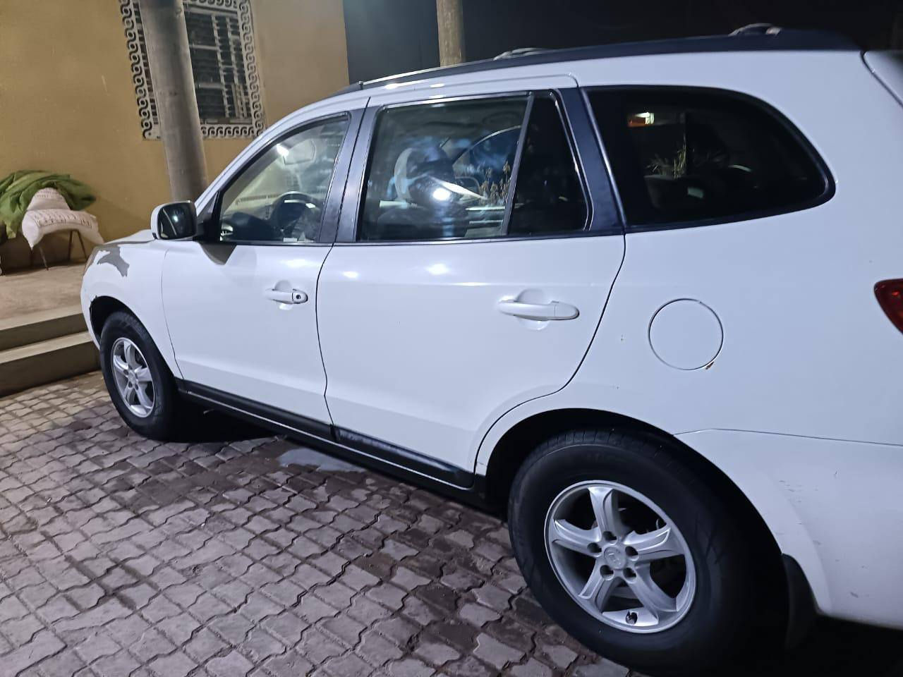 سنتافي 2008 وارد أمريكي بدون ضربه محرك 2700 المرغوب 6سلندر السياره جاهزه من كلشي
السعر 125$
***********
