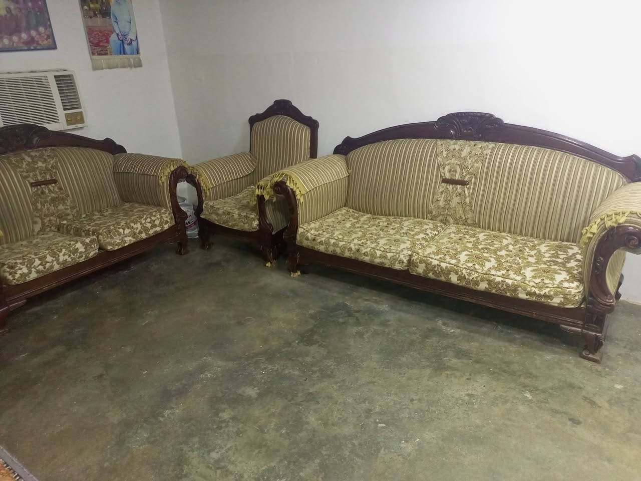 قنفات ملكي 6قطع سعر 150وبي مجال ***********
