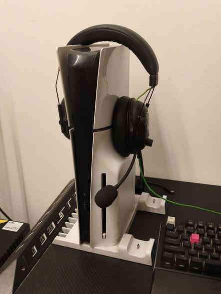 ps5 slimياباني  جهاز نضيف اخو الجديد استعمال قليل سعر 600وبي مجال بسيط  مكاني بغداد الحرية 
0787 185 7469
