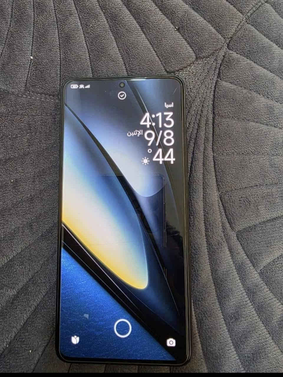 بوكو اف 6 برو ذاكرة 512.  السعر  425   التواصل ***********
