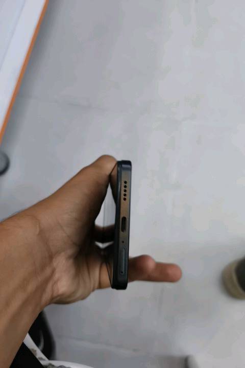 poco x5 pro 5G للبيع الجهاز نضيف كلش مبدل شاشه اصليه ففط ولشاشه الشادهة ام 75 الي هيه احسن شي وجهاز رايده 175الف وبي مجال