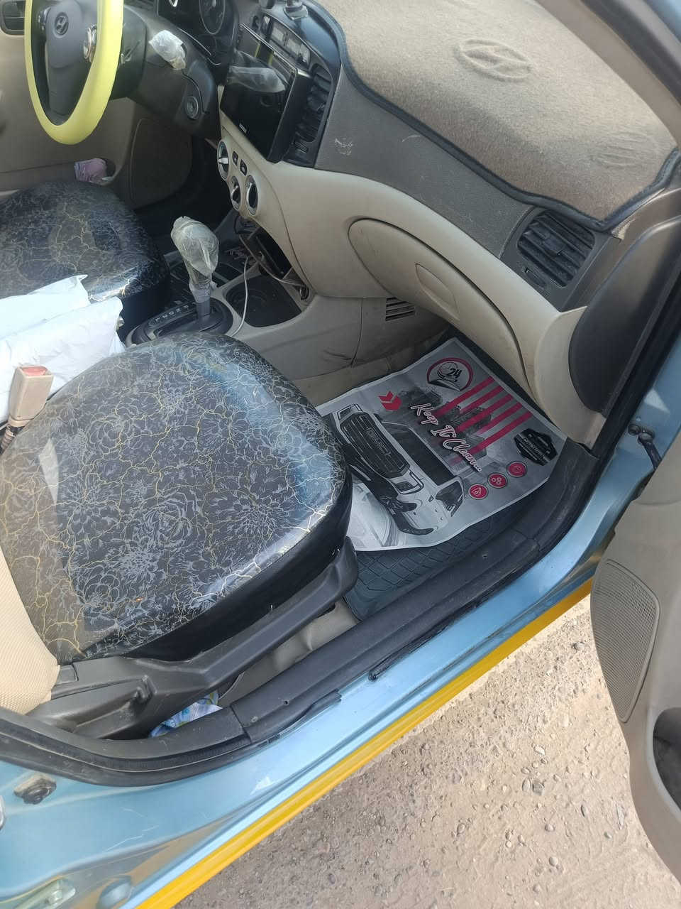 السلام عليكم اكسنت٢٠٠٨سنويه لل٢٨ وارد امريكي مكينه ١٦٠٠ حادثها جاملغ خلفي جها السايق وجاملغ امامي جها السكن وبيها تصفيات مكفوله سقف وتكم  مصفره هيىه وغرامات بيها منضومه غاز حكوميه وبيها بطاقه بانزين مصبوغه جديد تخم تاير جديد تبريد شغال تدفىه شغاله السعر ٧٠وبيها مجال شرط التحويل*********** مكاني كركوك حي الخظراء
