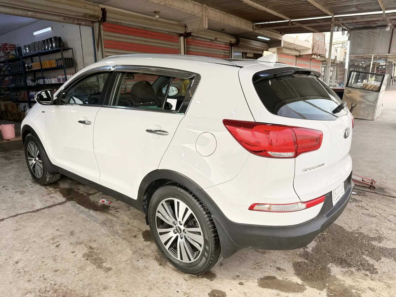 سلام عليكم سبورتج موديل 2015 خليجي رقم بغداد فول بنوراما بدون صبغ سونار منشور معه صور ماشية 164 مكانها بغداد رايدها 160 بيها مجال ***********
