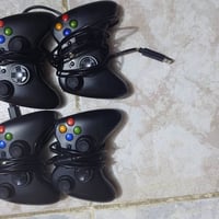 عندي اكس بوكس 360 للبيع كامل ملحقات مع 34 لعبه حصريات وبيس 25 وبيس 11 ...
