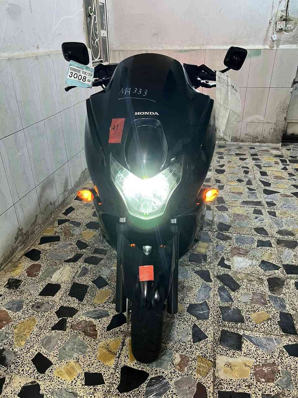 السلام عليكم HONDA FZ250 دراجة رمبة كفالة عامة صور مزاد يابانية ماشية 25km تدفئة يدات اوراقهة كاملة الاستفسار واتساب متواجد ***********✅💵☎️
