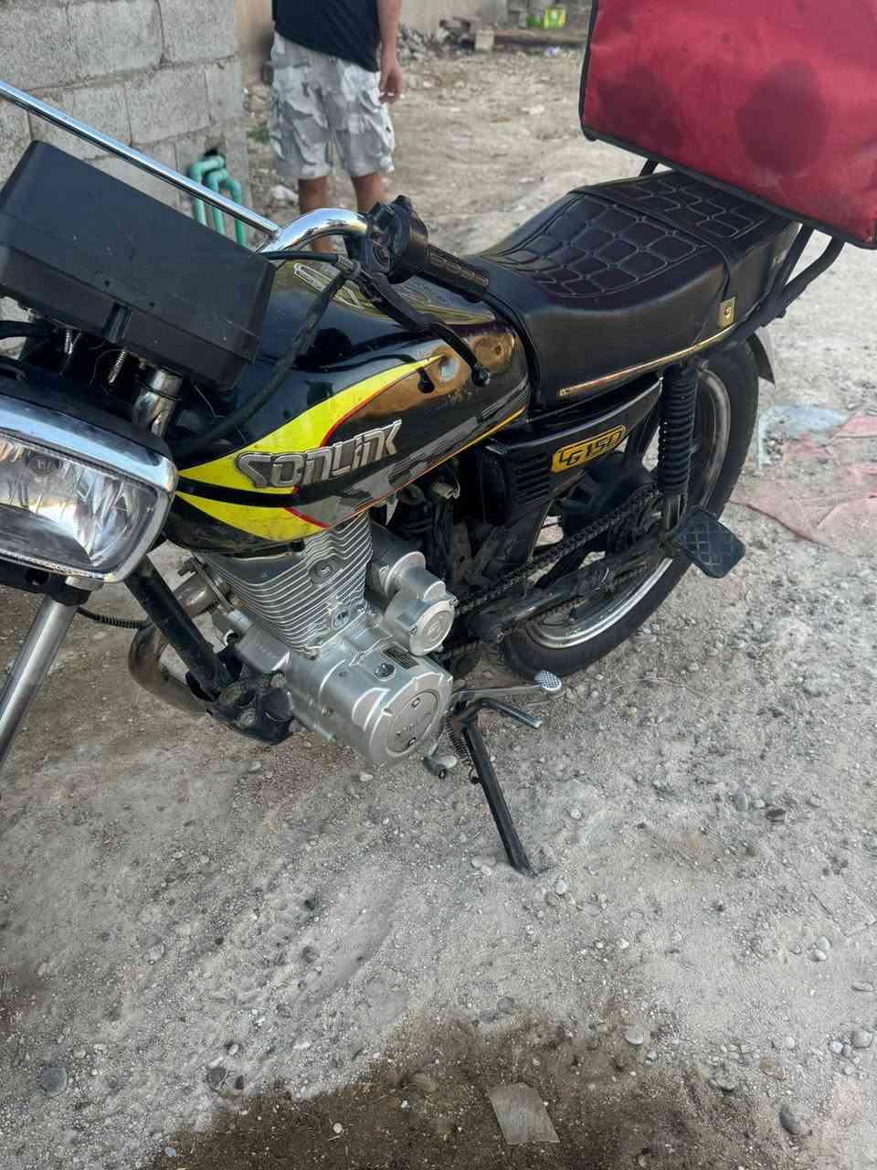 السلام عليكم دراجه ايراني سيفان 2024برغي ممفتوح بل مكينه مكفوله دراجه خير من الله مابيها نقص بس ترتيب نواعم + صندوق هديه وتايرات زوج جدد ب٣٥٠ قفل مكاني البياع تقاطع الاسد ***********
