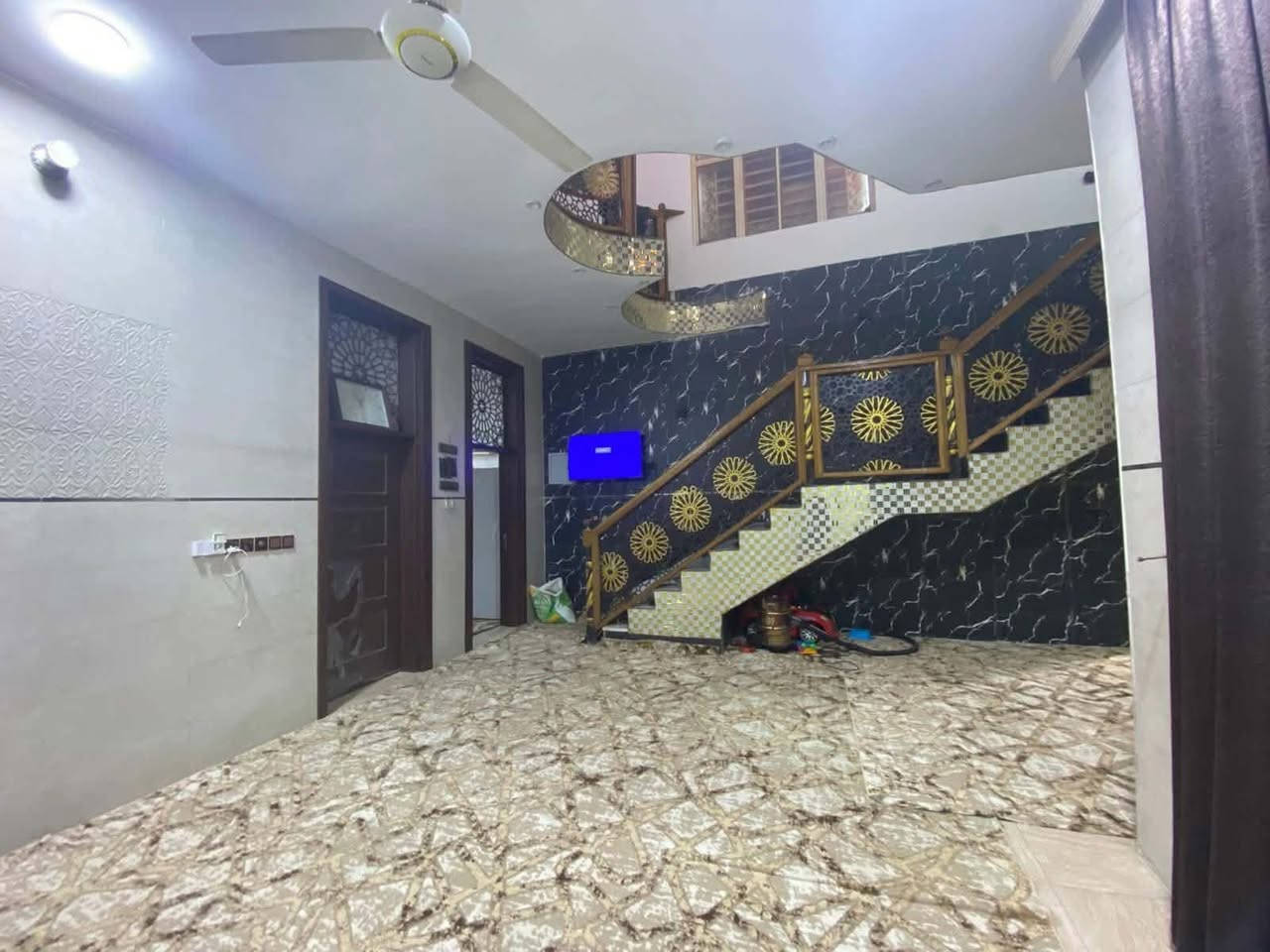 بيت للبيع ٢٠٠ متر طابو زراعي سند ٢٥ ركن طويريج جمعيه قرب مدرسه المستقبل
غرفتين وصاله واستقبال ومطبخ وصحيات داخلي 
‏***********
