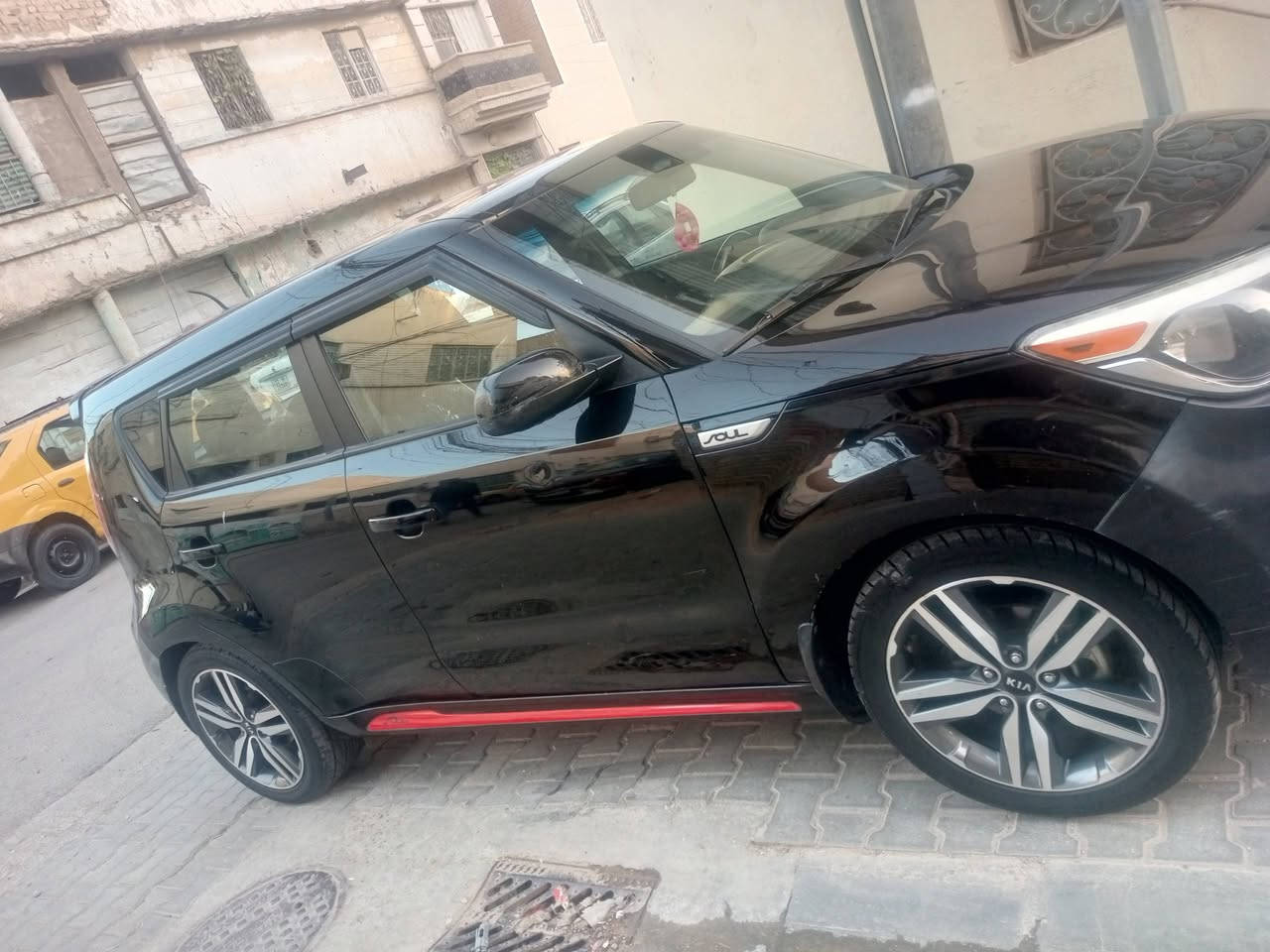 السلام عليكم صول وارد امريكي موديل 2015 بيها صبغ قطع كير ومحرك تبريد مكفول السعر 100 وبيها مجال 
***********
