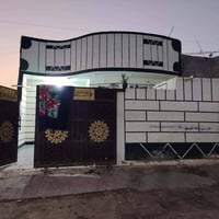 مساحة البيت 150 متر  غرفتين نوم وصاله ومطبخ واستقبال وصحيات داخلية وخا...