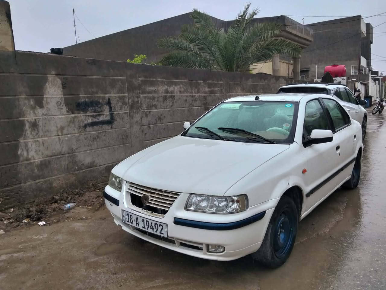 السلام عليكم
سمند 2011
كير ومكينه جدد 
مشط جديد
حداديه جديده
تخم تاير 
بيه صبغ احزام 
رقم بابل دولي
السياره جاهزه ع اخر حبايه 
السعر 28
مكاني حله
***********
