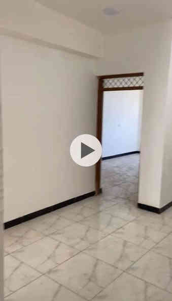 السلام عليكم
للايجار 
بيت طابقين بناء كامل وجديد ١٠٠متر مفصول الطابق الاول عن الطابق الثاني الطابق الاول مدخلين والطابق الثاني مدخل واحد كل بيت فيه غرفة نوم وصالة وهول داخلي ومطبخ وصحيات كاملة 
البعيثة قرب المجزرة العصرية شارع صيدلية السنبلة إيجار الطابق الارضي 
٤٠٠ والطابق الأعلى ٣٥٠ لمعرفة التفاصيل الاتصال بالرقم ***********
احمد ابو زيد
