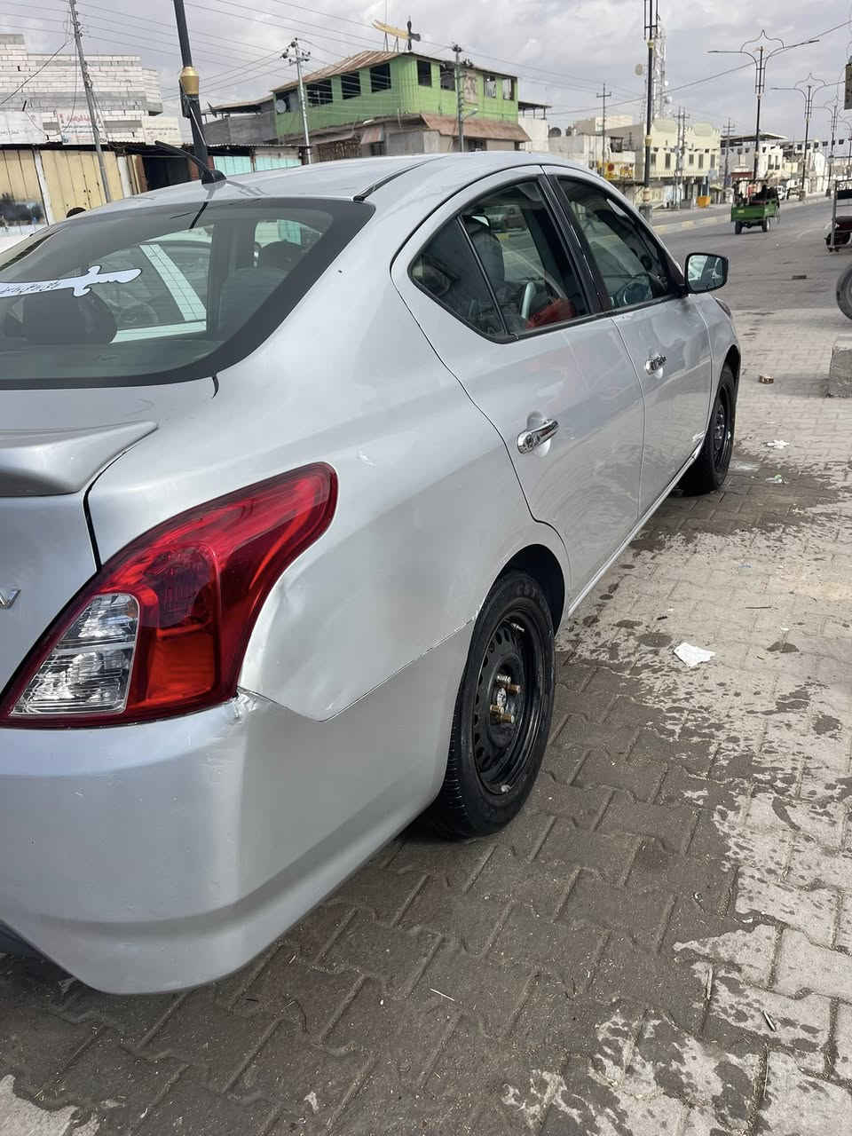 السلام عليكم ورحمة الله وبركاته
نيسان فيرسا مديل 2015 
وارد أمريكي مدكر وبنيد 
مكينه كير تبريد حداديه تمام 
بيهه صبغ مداكر ثنين إماميه وبنيد
سياره مسويلهه ادامه كامله 
تخم تاير حداديه منظومة تبريد 
بلكات فيت بم نوزلات 
رقم ذي قار مشروع وطني تحويل بالبصره
راعيهه بالبصره 
سنوية لل2029 تنتهي
مكاني البصره ابي الخصيب 
السعر المطلوب 75
للاستفسار ***********
