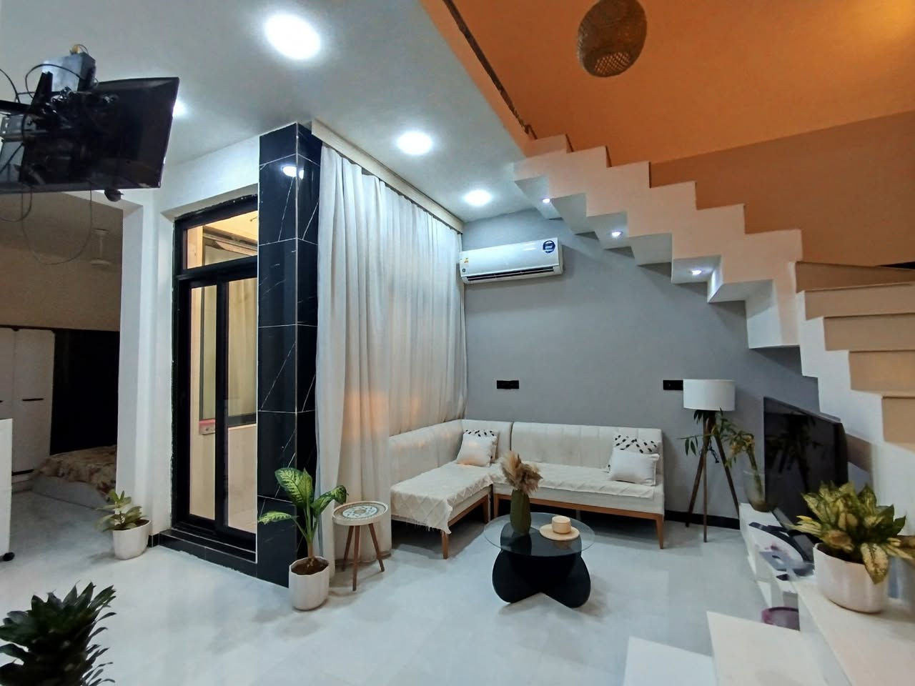 📢 اعلان 📢📢 اعلان 📢 
       👇               👇
⚜⚜ للبيع ⚜⚜ للبيع ⚜⚜
🏠 دار سكني طابو زراعي 🏠 
📐 المساحة  100 متر 📐
🌍 الموقع / الحلة / حي الجزائر / قرب مذخر الفيض  
🏡 طابق واحد  يحتوي على غرفه نوم   🌺 صاله 🌺 هول  🌺 مطبخ   🌸مجمع صحيات 
📏 الواجهة 10 متر والنزال 10 متر  ركن
📷 صور المنزل مرفقة في الاعلان 👇
🛑 يباع كامل مع الاثاث 
🛑 بناء الدار 2025 
 ❓للاستفسار ⚜  زيارة مكتب انكيدو للعقارات والمقاولات في حي الجزائر مقابل مكبس التمور او 📞 الاتصال على هواتف المكتب 
☎️*********** محمد الزبيدي 
☎️ *********** سيد وليد 
☎️ *********** سيد وليد 
⚜⚜⚜⚜⚜⚜⚜⚜⚜
