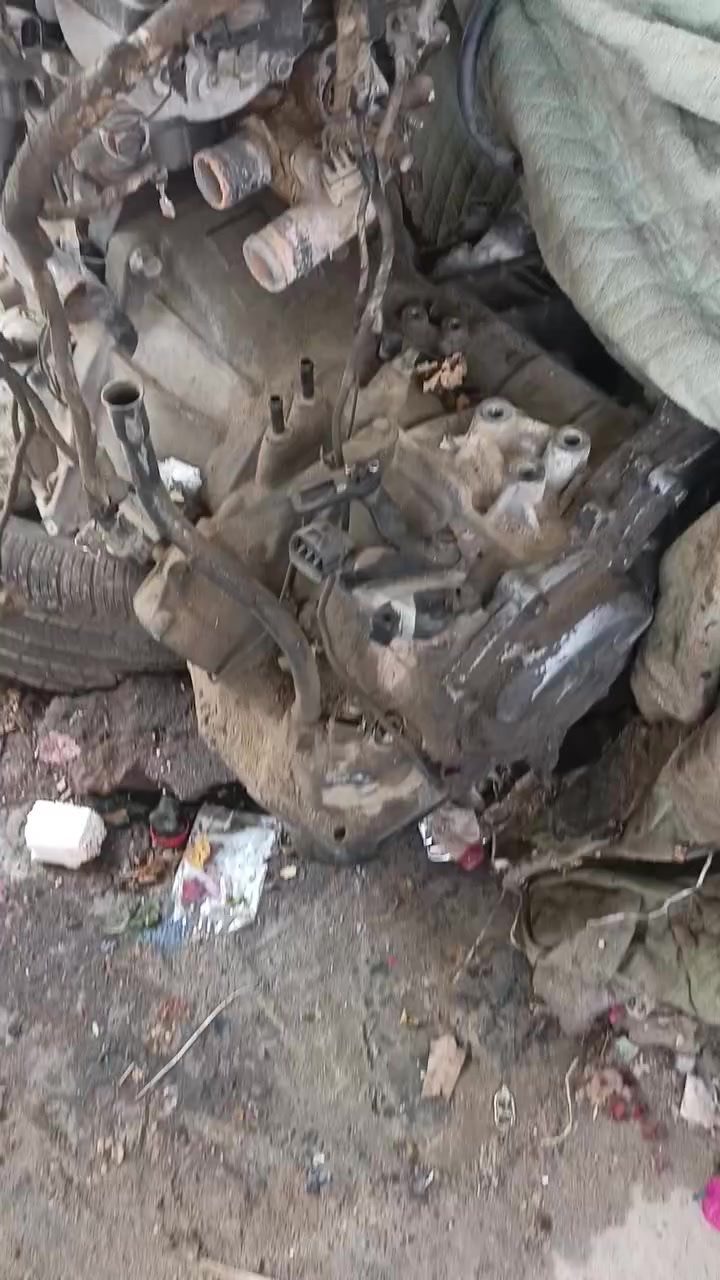 سلام عليكم
محرك 1600بي تبخير هوا وتفرعاته كامل 
لكير مابي شي شرط
ناصريه مركز
***********
