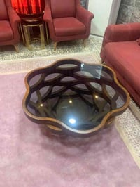 للبيع تخم متسخدم قليل 10 مقاعد مع كاونتر وهاي الطبلة هم للاستفسار الات...