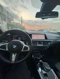 للبيع بي ام دبليو  BMW 228i 2022 وارد امريكي ماشيه33 الف  مايل حادثها ...