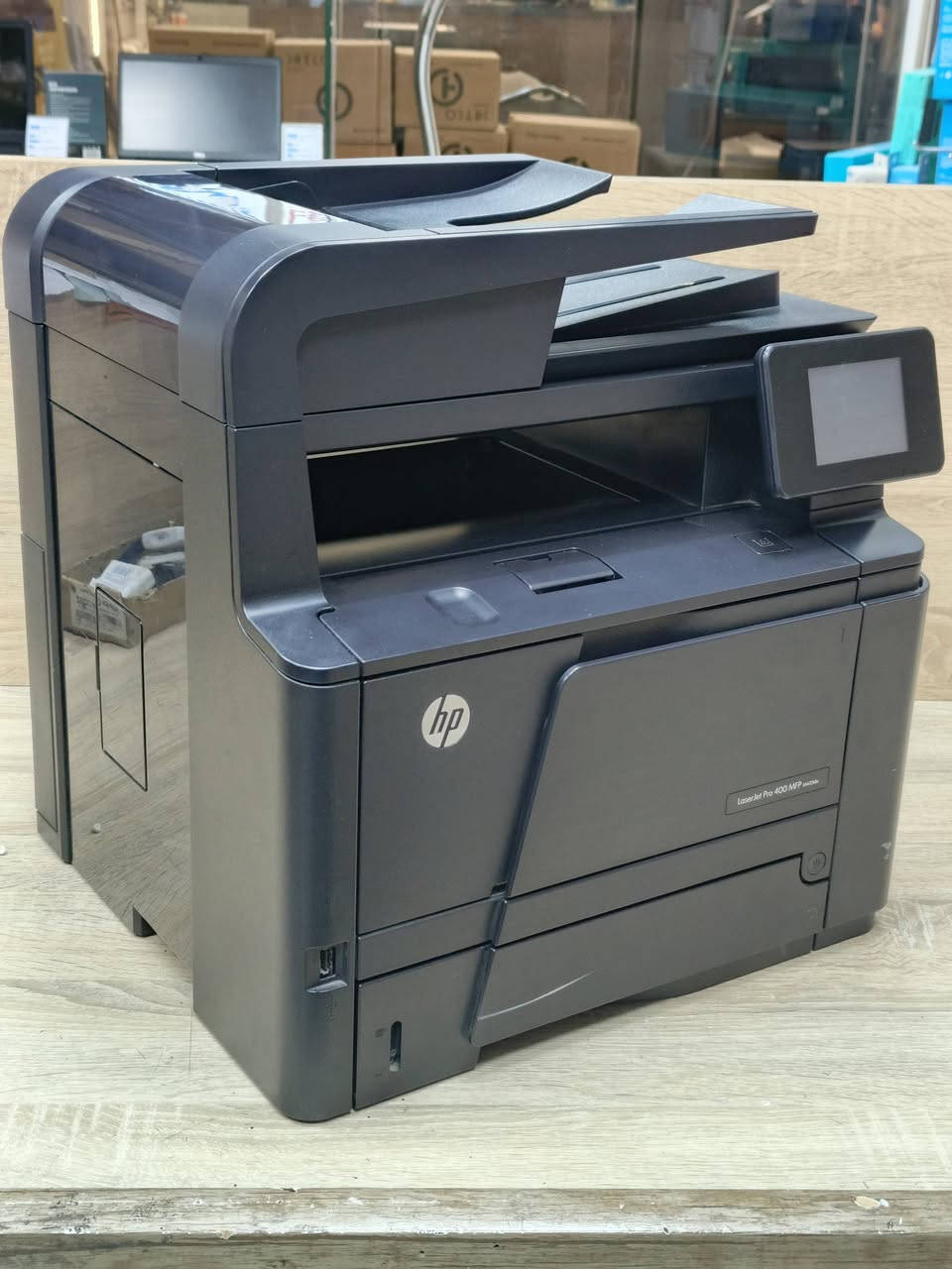 طابعة hp موديل laser jet pro 400MFPm425dn اسود وابيض ليزري مستعمل بحالة ممتازة سعر الحبر 20 الف تطبع 2700 نسخه نوع الحبر باودر سرعة طباعة 33 ورقة بالدقيقة طباعة وجهين دوبلكس استنساخ طباعة سكنر وفيدر لطباعة ملازم ومجموعة اوراق بامر واحد كما يمكن استخدامه في الارشفة الالكترونية تحتوي على منافذ USB و Lan و مدخل فلاش ميموري لطباعة مباشرة وشاشة مقاس 7 انج ملون لسهولة الاستخدام والتحكم 🚦سعر الطابعة 200 الف 🚦مع حبر جديد بداخلها وكيبل كهرباء وكيبل كومبيوتر وقرص تعريف.
طابعة hp موديل laser jet pro 400MFPm425dn اسود وابيض ليزري مستعمل بحالة ممتازة سعر الحبر 20 الف تطبع 2700 نسخه نوع الحبر باودر سرعة طباعة 33 ورقة بالدقيقة طباعة وجهين دوبلكس استنساخ طباعة سكنر وفيدر لطباعة ملازم ومجموعة اوراق بامر واحد كما يمكن استخدامه في الارشفة الالكترونية تحتوي على منافذ USB و Lan و مدخل فلاش ميموري لطباعة مباشرة وشاشة مقاس 7 انج ملون لسهولة الاستخدام والتحكم 🚦سعر الطابعة 200 الف 🚦مع حبر جديد بداخلها وكيبل كهرباء وكيبل كومبيوتر وقرص تعريف. 
📱 للطلب *********** - ***********
🚕 ‏يوجد توصيل لكل المحافظات نسبة نظافة الجهاز 95% بضمان تشغيل وفحص. 
📍اربيل شارع سلطان مظفر قرب مبنى محافظة اربيل
‏#طابعتي
‏#الصفوة
