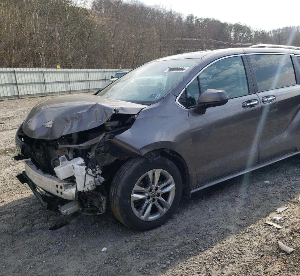 السلام عليكم ورحمة الله 
تويوتا سيينا 2023 هايبرد 
ماشية 55،000 كيلو متر
مواصفات XLE
محرك 4 سلندر 2500
حساسات امامي و خلفي و بريك طوارئ 
رادار متفاعل محافظة على المسار و تحديد المسافة 
النقطة العمياء
كامرة خلفية 
شاشة كبيرة Apple car play و android auto 
هاندبريك كهربائي و اوتوهولد و وضعيات قيادة 
نظام صوتي JBL 
فتحة سقف 
ابواب سلايد كهربائية و الباب الخلفي كهربائي و ايضاً فتح بحركة القدم 
مقاعد جلد 
سبير موجود 
لايتات و كشافات LED
تبريد قطعة امامية مناخين و قطعة خلفية مناخين 
شواحن USB و Type-C 
كرسي السائق و المرافق حركة كهربائية 
ويل كب كروم قياس 18
بردات خلفية 
حادثها  بنيد و جاملغ و دعامية مبدلات جدد و مصبوغات و الجاملغ الخلفي مصلح و مصبوغ صور الحادث بالمنشور 
فقط ايرباك سيترن و ركبة طاگات 
بيها ملاحظات بالتطبيگ لكن ماعندي وقت أكملها و محتاج فلوس 
السعر 275 ورقة و بيها مجال بسيط 
مكاني بغداد / العامرية 
للاستفسار اتصال أو واتساب / ***********
