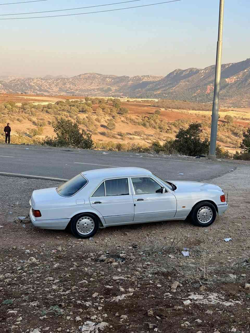 سلام عليكم للبيع مارسيدس موديل ١٩٨٩ SE كير محرك بشرط تحويل غرامات بشرط كهربائي  كولهه شغال محرك سته ثلندر قبخ أسود عنكبوت بيلاد تبريد ثلج سعر سيا ره ٦٨ورقه و بي مجال مكان سياره دهوك رقم تليفون كورك ***********
زين  ***********
