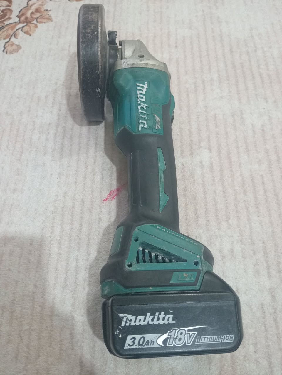 كوسرة ماكيتا أصلي برشلز ***********
