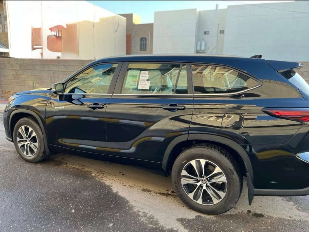 سيارة هايلاندر 2024 ( خليجية )
صفر وكاله عبد اللطيف جميل 
‏TOYOTA HIGHLANDER HYBRID 2024
!!️مرقم بغداد !!️ 
 الموديل 2024
 سعة المحرك  توربو 2,5L 
 عدد AIR BAG 8
 حساسات أمامية
 حساسات خلفية 
 دفع رباعي AWD 
 لايت زينون + LED
 ويل كب 18
 اريل نفكيتر 
 مفتاح التشغيل بصمة
 فتح الصندوق كهرباء
 شاشة 
 كاميرا دوارة 
 حركة مقعد السائق كهرباء
 7 ركاب
 مثبت السرعة 
 المودات والأوامر الصوتية
 أوضاع القيادة  Drive Mode
 تبريد شاشة
 3 قطع تبريد
 شاشة خلفية للتحكم في التبريد 
 هاند بريك كهرباء 
رادار
 تحديد المسار
ا Auto Hold  أوتو هولد
ا ISOFIX مثبت مقعد الطفل
 بردات أبواب خلفية 
السياره بحاله الوكاله ماشيه 31.000الف كم فقط ومغلفه PPF  هايبرد اقتصاديه بشكل موطبيعي 
السعر : 370$ دولار
اللاستفسار 
رقم ***********
